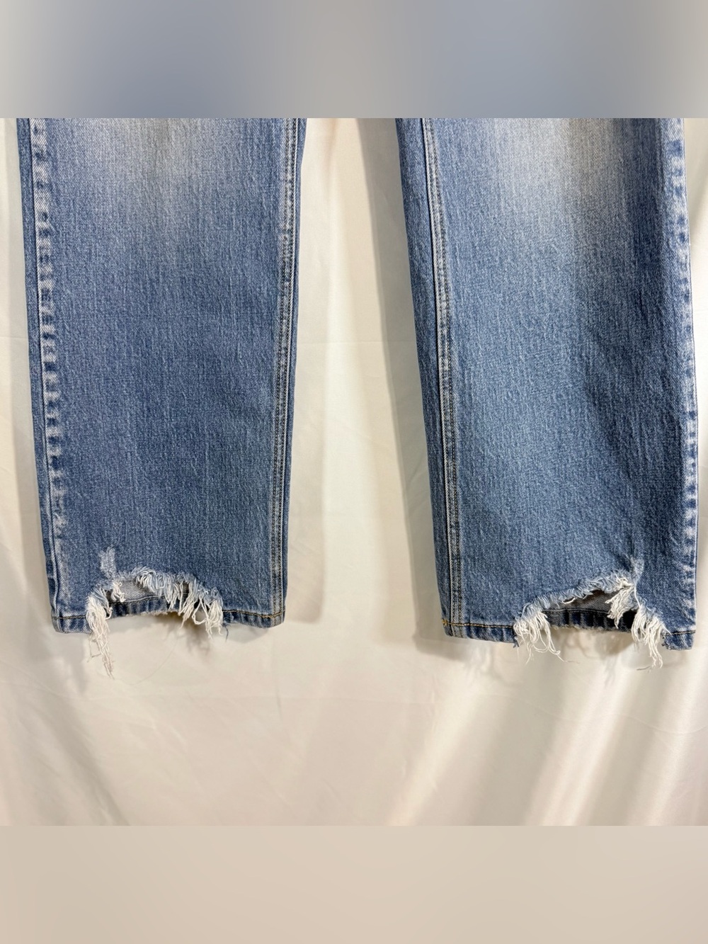 KanCan “Thalia” Mid Rise Distressed Straight Leg Jeans Size 5 - Picture 7 of 16